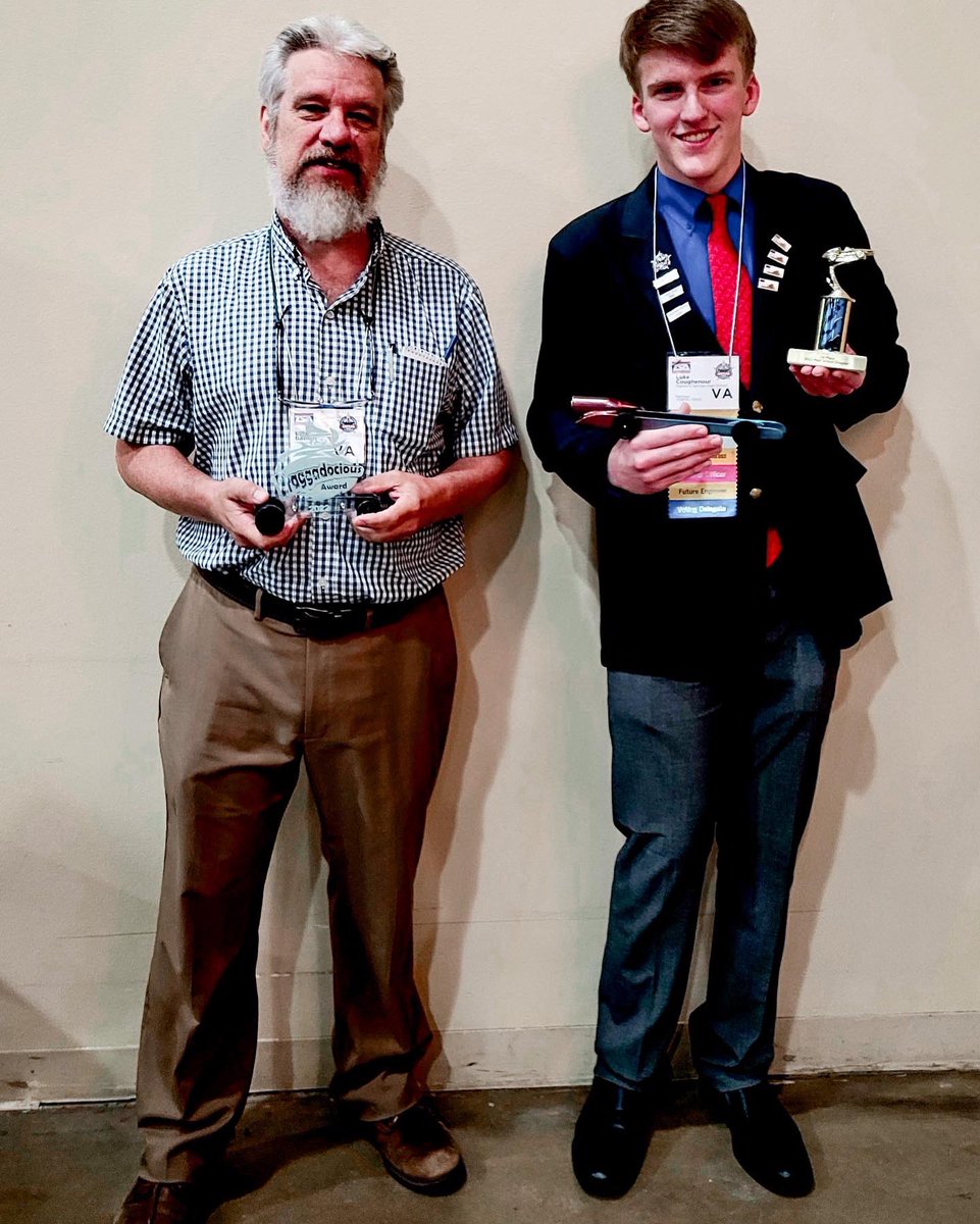 pitscoed's tweet photo. Meet the 2022 #TSA #DragsterDesign winners๐๐
Malian R. from West Virginia won the Middle School division with car Minty! And, Luke C. from Virginia won the High School division with car Super Asymmetry! ๐
Great work, teams! ๐
#nationalTSA #technologystudentassociation https://t.co/sQKV5CqNqE