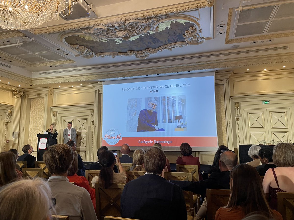 Bluelinea tweet media