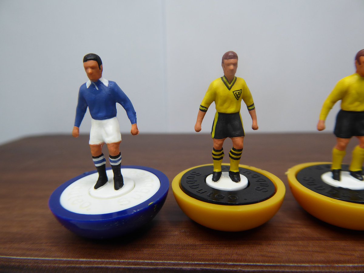 helcol123subbu1's tweet photo. Been working on some figures for an upcoming commissioned Watford FC subbuteo artwork 6 figure frame. Full frame shown soon. DM @helcol123subbu1 for more details #watford @WatfordFanzine #goldenpages #hornets @hornetsnestwfc @1HHornet @watfordpodcast @TalesFromTheVic @The1881_wfc https://t.co/rwRlHR3Lks