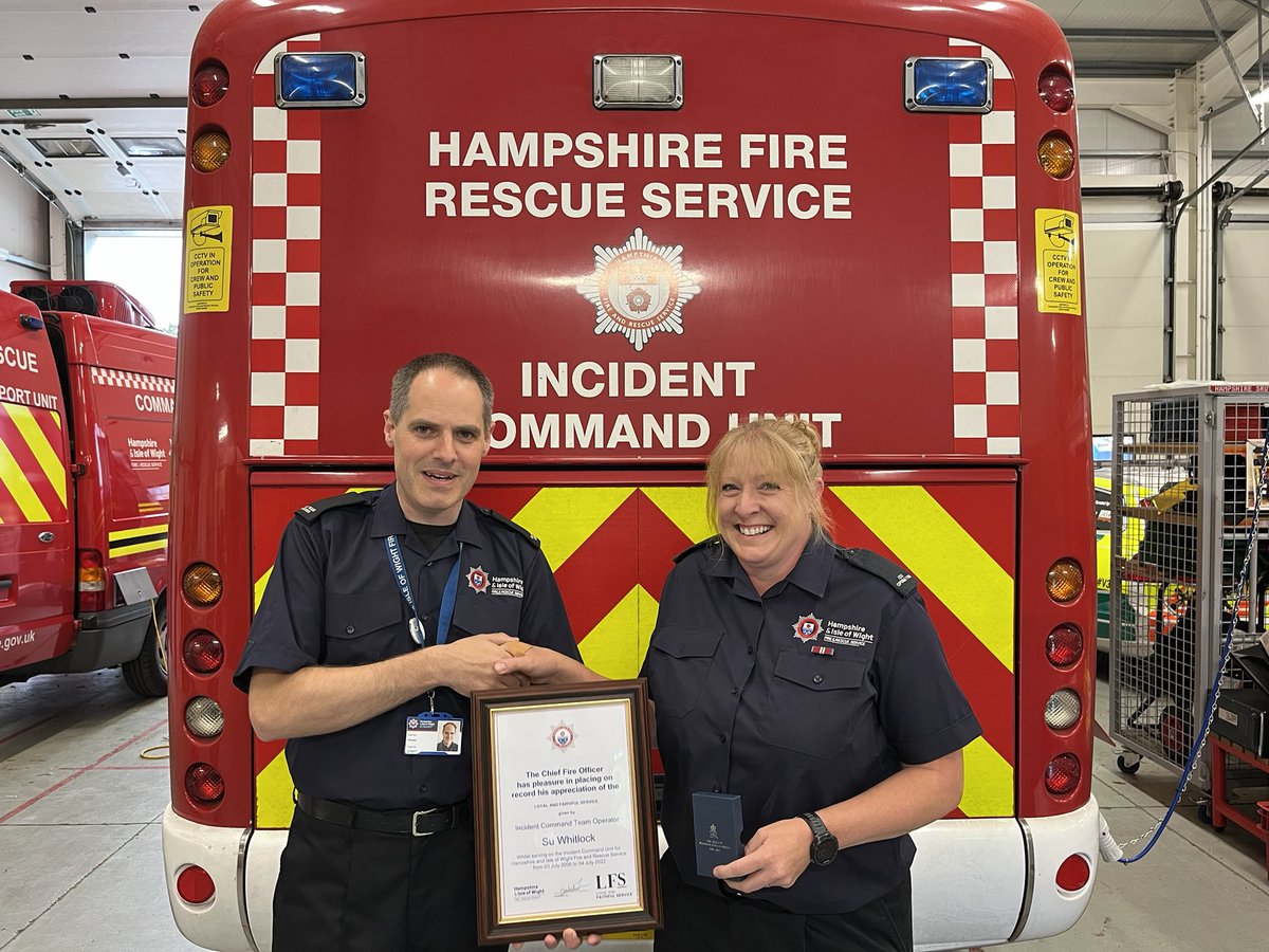 hiwfrs_ICU's tweet image. Huge evening on the @hiwfrs_ICU team this evening as we see the departure of 3 long serving members of staff and the transition to a new team leader! Massive thanks to Su, Amanda, Darren and Mike for your service (Mike continues as our SM, Darren staying but stepping down)