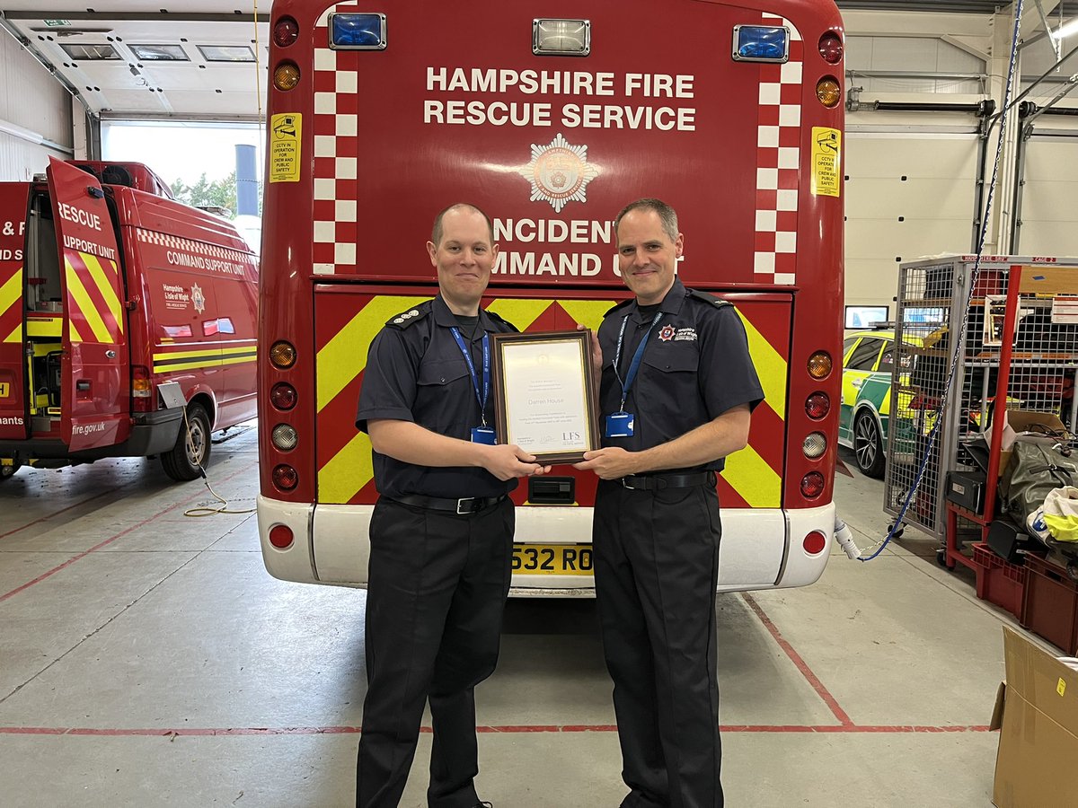 hiwfrs_ICU's tweet image. Huge evening on the @hiwfrs_ICU team this evening as we see the departure of 3 long serving members of staff and the transition to a new team leader! Massive thanks to Su, Amanda, Darren and Mike for your service (Mike continues as our SM, Darren staying but stepping down)