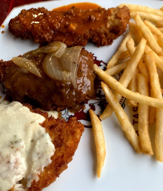 hausmurphys's tweet photo. Get a taste of our most popular schnitzels with our Schnitzel Sampler Plate!
-
https://t.co/UWmZtOcgw2 | 623-939-2480
-
#HausMurphys #GlendaleAZ #Arizona #GermanCuisine #OpenWeStand #GlendaleArizona
📷:Vaultdweller 3135 https://t.co/lDFkAXOmb8