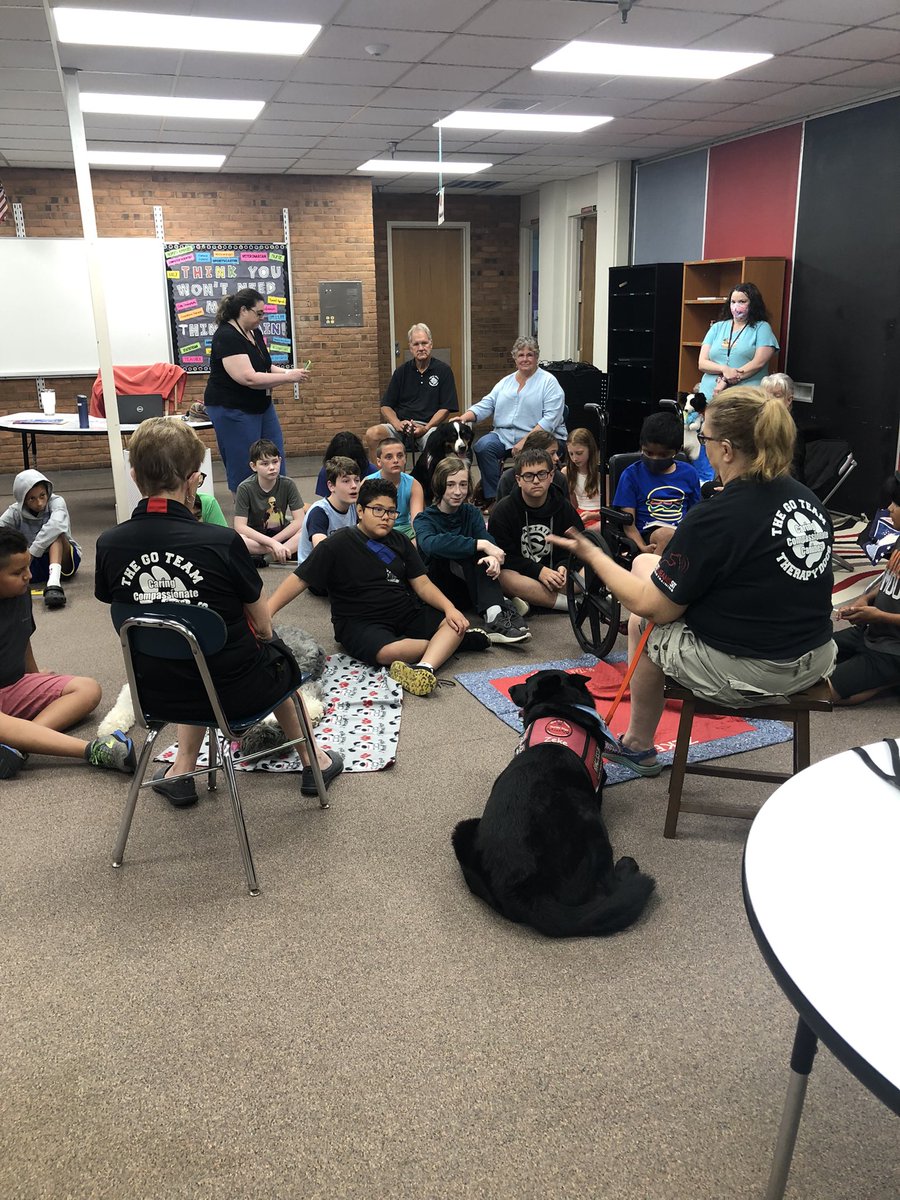 KellyWolfe5's tweet photo. NMMS students had special friends join us today.  How cute are these therapy dogs?? #fcpselevate @FCPSElevate @GoTeamTherapyD https://t.co/JjjYAvDh1q