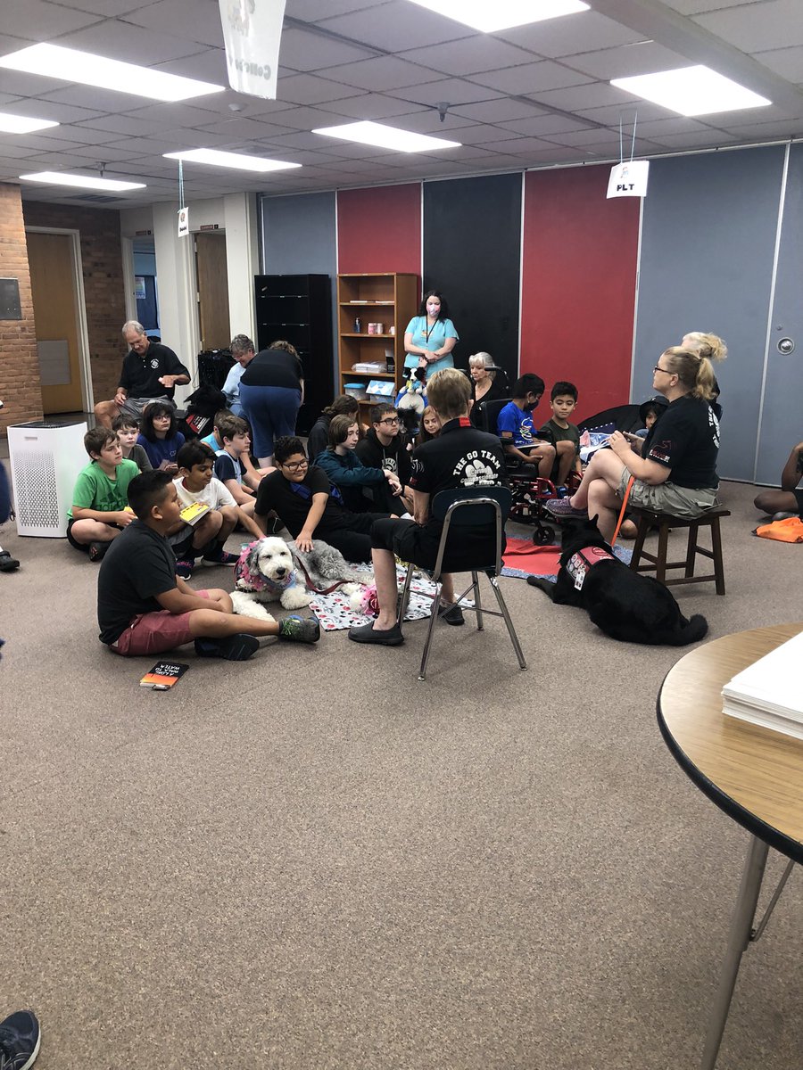 KellyWolfe5's tweet photo. NMMS students had special friends join us today.  How cute are these therapy dogs?? #fcpselevate @FCPSElevate @GoTeamTherapyD https://t.co/JjjYAvDh1q