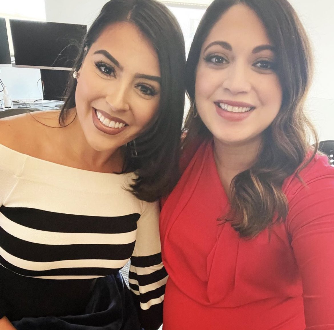 lisette_tv's tweet photo. Today was @alexrstockwell last day before she takes maternity leave! We will miss you!! But in the meantime enjoy your time off with your soon-to-be new baby girl 💗🍼👶🏽 https://t.co/uqXzHv2Wpl