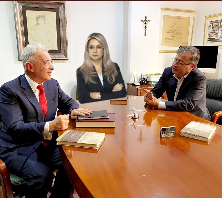 DiegoArango15's tweet photo. @petrogustavo mientras tanto la señora de Genneco jajajajajajaja https://t.co/jotkQVjzck