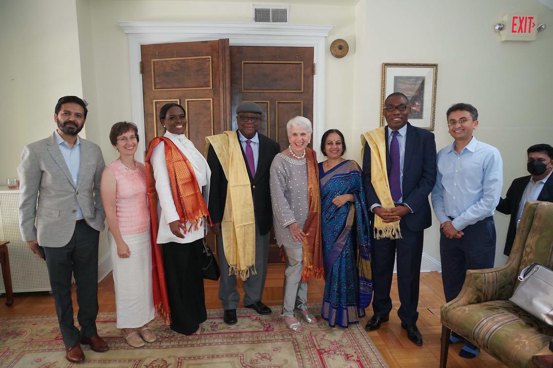 shefahatu's tweet photo. From the USA🇱🇷The SDP presidential Candidate @Pres_Adebayo 🇳🇬 has honoured the Invitation of USAF🇱🇷Commissioners,May this invitation be beneficial to both country
•
•
#LUNC #FloorTest #abdullahkhattak #GetWellSoonYuta #PrinceAdewole #BBAU #Hopeagain https://t.co/gm41BweIdy