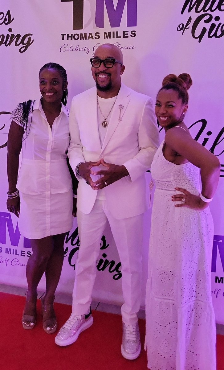 milesofgiving's tweet photo. It was great seeing so many people come out to The All White Twisted Summer Jam Party!

Head to @milesofgiving and @nephewtommy for Exclusives from the weekend. 

#TMEWeekend #MOG 
#MilesofGiving 
#ThomasMilesWeekend 
#AllWhiteParty #SummerJam https://t.co/ZUSRDPsxyg