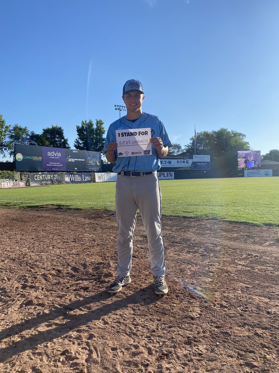 The <a href="/BaseballReno/">Reno High Baseball</a> Family and community runs deep, I want to thank this fine young man who thousands of miles from home stood up #standup