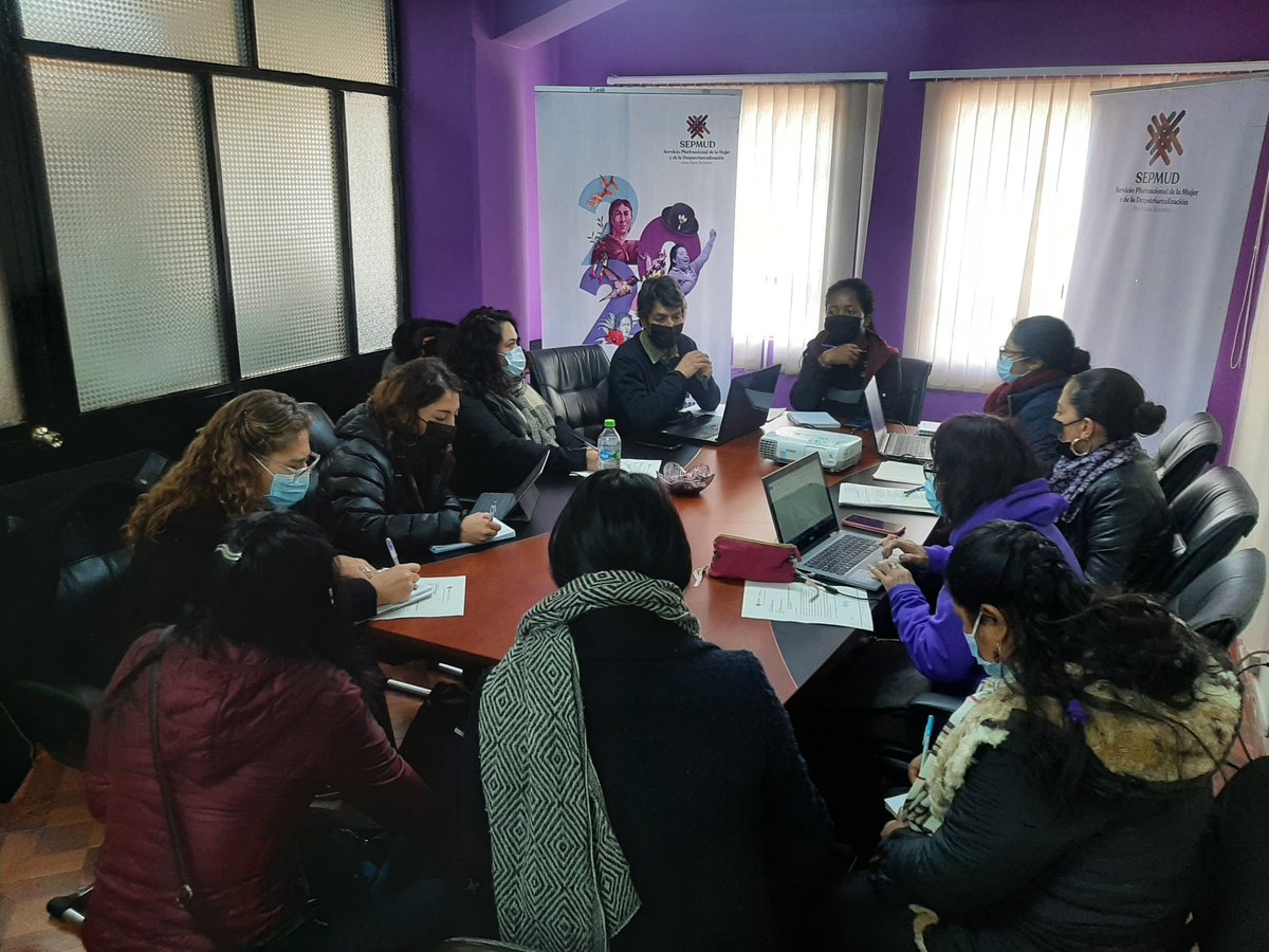 adecinebolivia's tweet photo. -#ADECINE, el Servicio Plurinacional de la Mujer y de la Despatriarcalización-#SEPMUD y cineastas bolivianas instalaron la primera mesa de trabajo conjunta ¨Mujeres en el Audiovisual 2022¨ a favor de la igualdad de género en el sector cinematográfico nacional. https://t.co/nDacF3PlV8