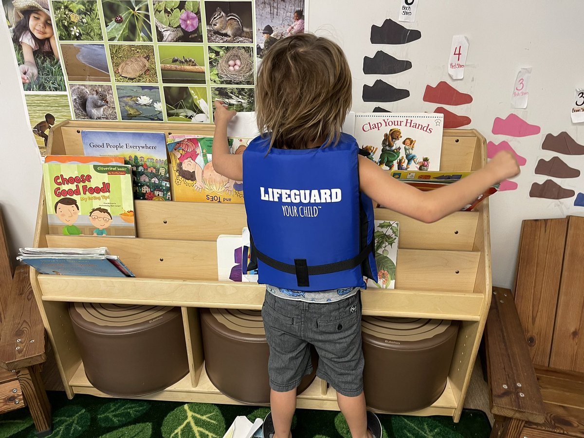 Swim4Elise's tweet photo. #Swim4Elise taught #watersafety in Watauga. The teachers were surprised when this little boy let us put this lifejacket on him. Did you know that children with #autism are attracted to water and are 3 times more likely to drown?  #autismawareness #watersafety #lifegaurdyourchild https://t.co/85XhBpqPrK