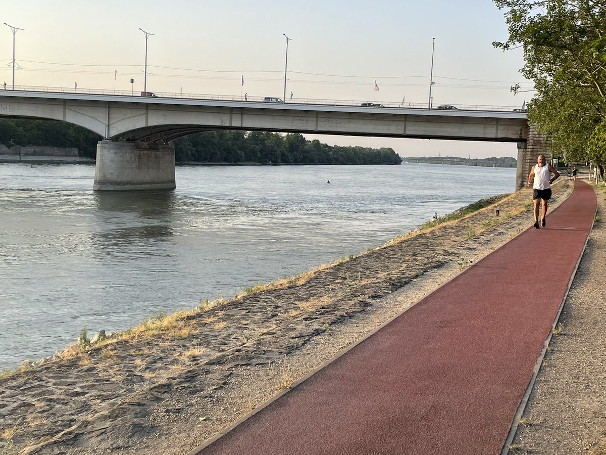 hehoyle1's tweet photo. Arrived in #budapest for the #fabos conference! Really impressed with the running track around Margaret Island! Will be out tomorrow morning bright and early before the conference starts! @UWE_SPE @UWE_Research https://t.co/NszGz5ok0k