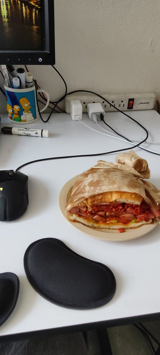 cruzo333's tweet photo. Dios te pedí una comida, no un manjar.
#PoniendomeEnOndaConLosChavos #Foodie #Yummy #ÑamÑam #ComeFrutasYVerduras #CakeIsALie #YouLostTheGame #SummerTime #CATPromedio82%SinIVAInformativo https://t.co/hVNraTgt99