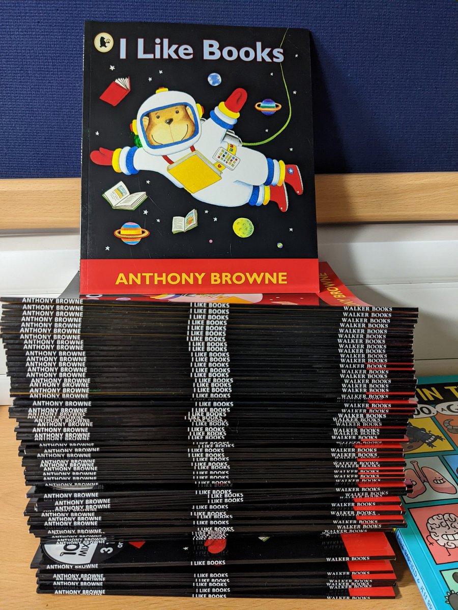 ArticuLaight's tweet image. Bought these books so that our Reception teachers can give them to September 22 starters as gifts when they do their home visits over the coming weeks... This is what they call 'setting your stall out early'.