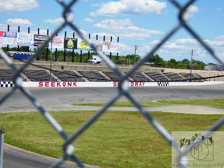 CCPRacing75's tweet photo. We're already here and ready
#racing #race #raceday #racephotography #racephoto #grassrootsmotorsports #grassrootsracing https://t.co/8CNaZD6DbJ