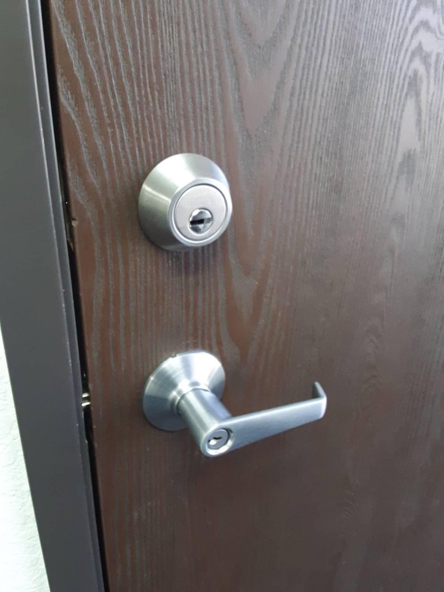 AtozKey's tweet image. Adding brand new deadbolt to your door is called fresh installation.
Ask us more! 949-900-9007

#atozlocksmith #atozlockandkeylocksmith #locksmith #localbusinesses #localbusinesslove #localbusinessowners #locallocksmith #commerciallocksmith #mobilelocksmith #locksmithnearme