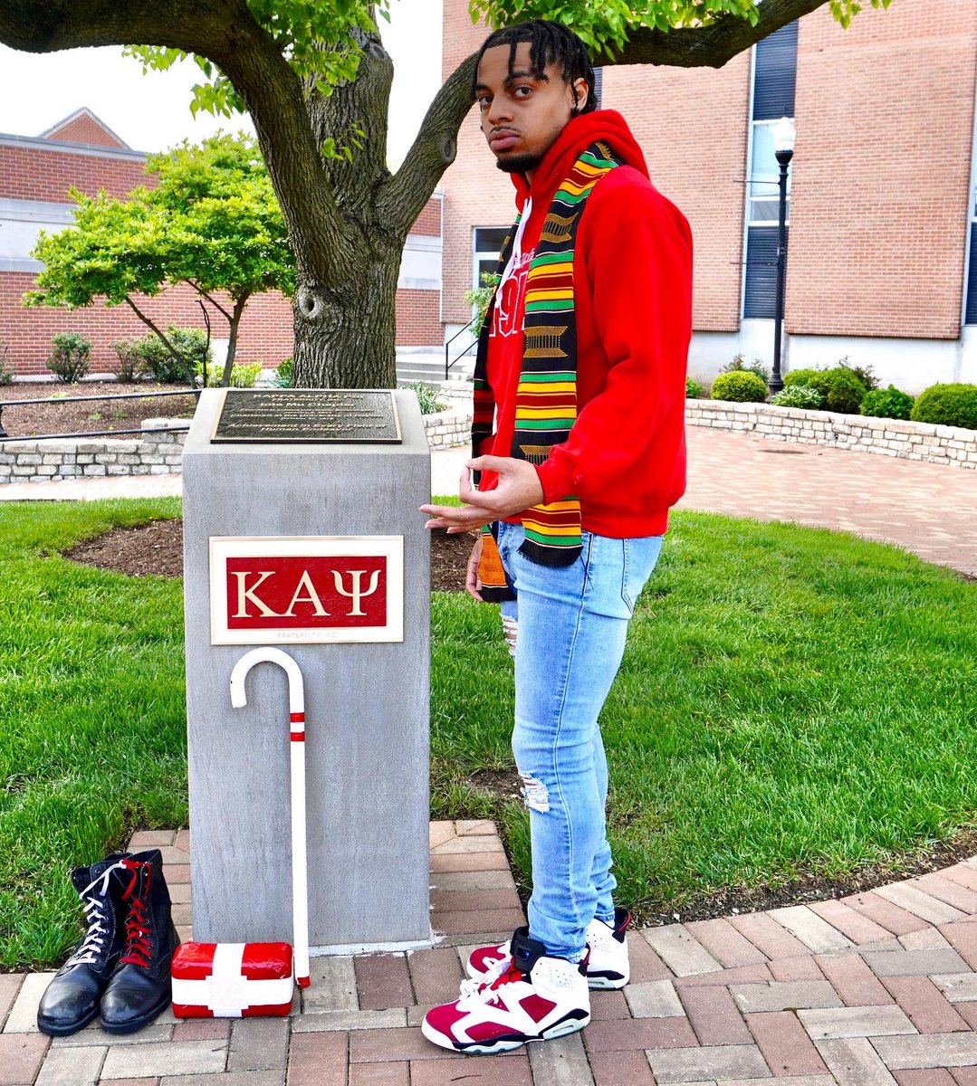 LowlifeCc_'s tweet photo. I just hope i’m making my people proud. aint come this far to only go this far.💯 #Lategradpost #Classof22 #UDalum https://t.co/i1tBcabHAO