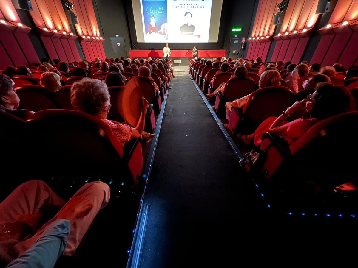 FIMCPeralada's tweet photo. ❤️Estem als @cinesverdibcn a la projecció de @mariabycallas de #tomvolf.  El 15 de juliol viurem a Festival de Peralada l'estrena a Espanya de l'espectacle  #mariacallaslettresetmemoires amb #MonicaBellucci i dirigida per Tom Volf.  #mariacallasforever @BCNFilmFest https://t.co/a8kbvYintD