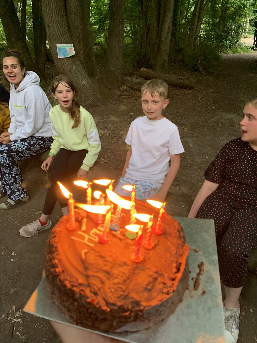 Toasting marshmallows and a happy birthday 🎂 
Be The Best You Can Be #BTBYCB #school #education #teachers #london #primaryschool #towerhamlets #edutwitter #camping #marshmallows #happybirthday <a href="/GETOUTCHARITY/">GET OUT</a>