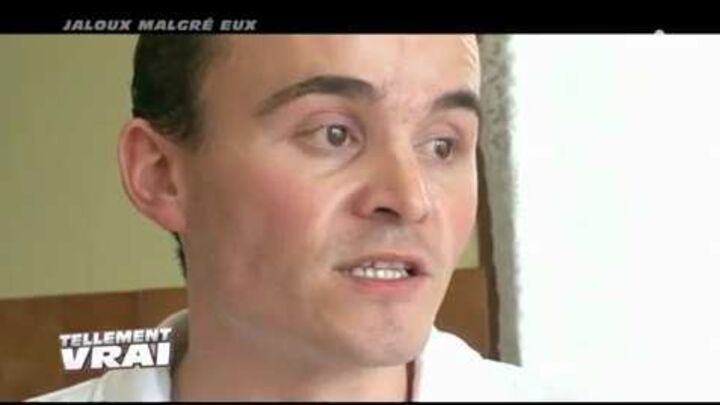 Simon28907833's tweet photo. Quand @EmmanuelMacron interpelle @JoeBiden il me fait penser à ce mec.
#tunousfaishonte https://t.co/6PjurjXwYx