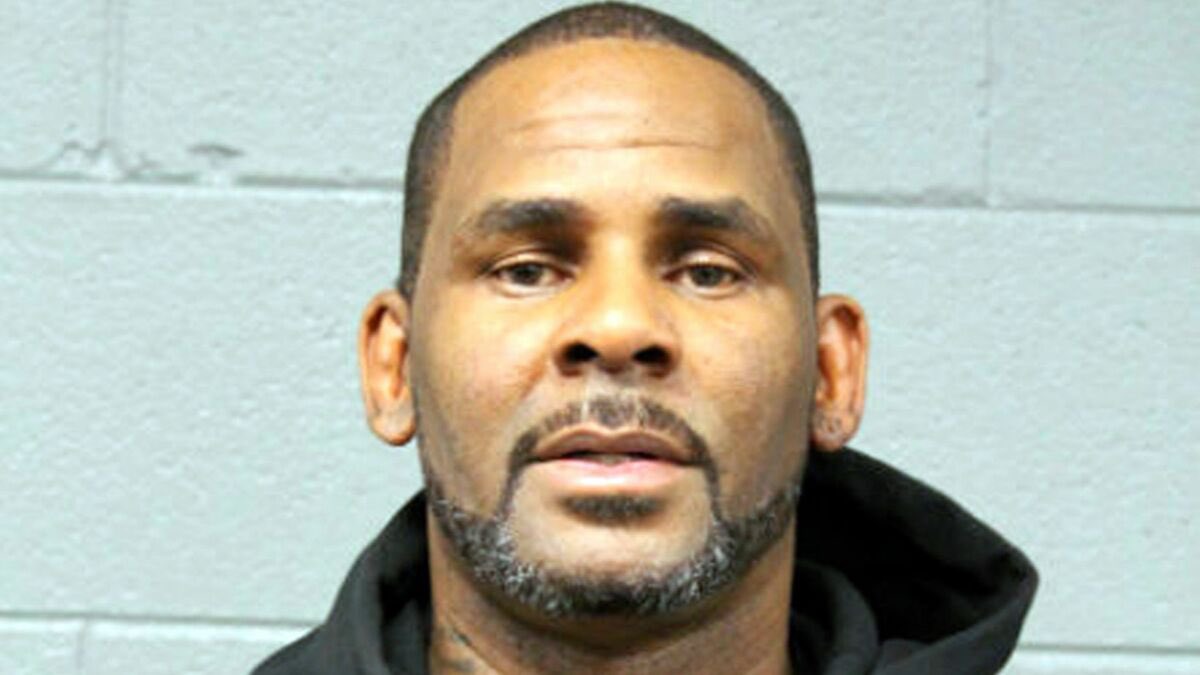 elmusicfeelings's tweet photo. #MFnewz #Rkelly est condamné à 30 ans de prison pour diverses abus sexuels, nottament sur des mineurs. https://t.co/iokff8ZpFK