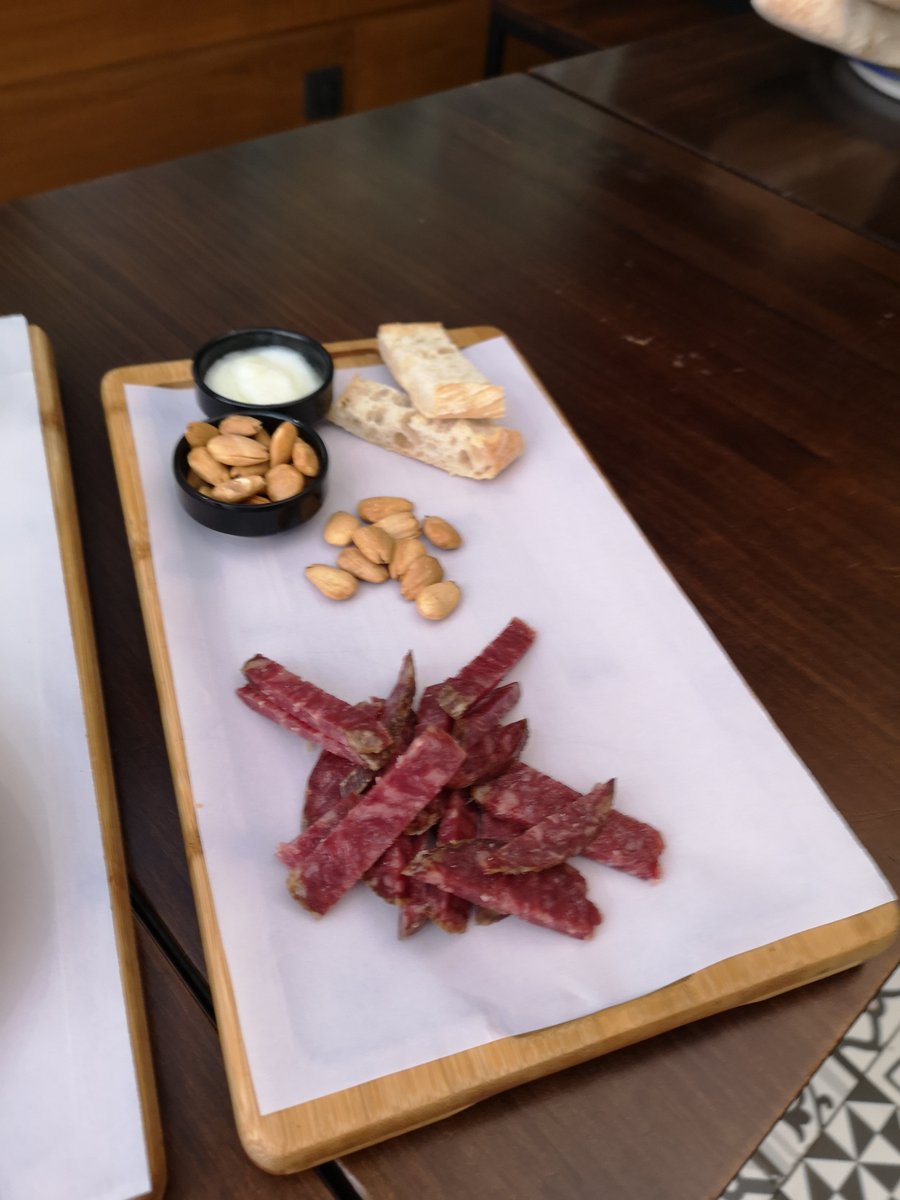 Salchichón
Uno de nuestras tapas estrella.

#laabaceriadelcantarrana #tapasmalaga