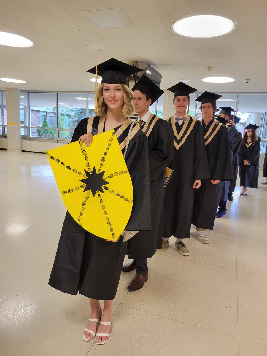 lawlork1's tweet photo. @LaSalle_LDSB Graduating Class of 2022 is ready to enter the Great Hall! #DoAllThingsWell https://t.co/6mwUMHxHC9