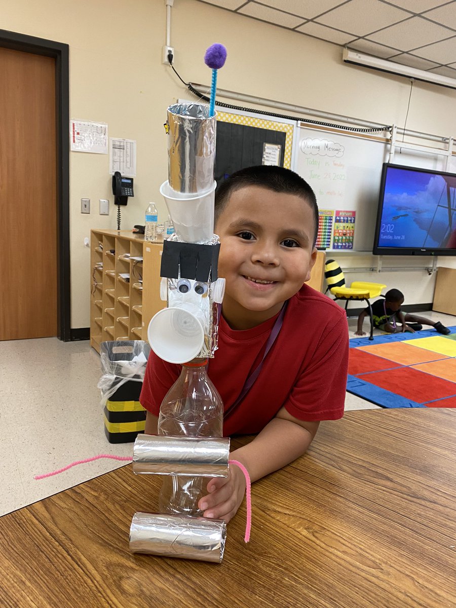 JulieBounds88's tweet photo. My Busy Bees worked hard to create their own robots out of recycled materials! Way to go campers! @TashaJ808 @Jones_AISD @Magrill_AISD @RR_Sweet @IntotheFuture22 https://t.co/ieJE4z9XoP