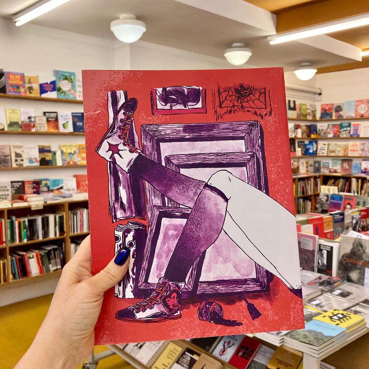 Nobedadeak!!
¡Novedades!
Ya tenemos en ANTI 

💜 AUTOEDITORAS: HACEMOS FEMZINES! 💜

👉🏻 nació en Ciudad de México en 2014 de la mano de «Yo, la peor de Todas» Iurhi Peña y Gelen Jeleton con el objetivo de crear lazos entre autoeditoras.

#autoeditoras #femzines <a href="/gelenjeleton/">gelen jeleton</a>