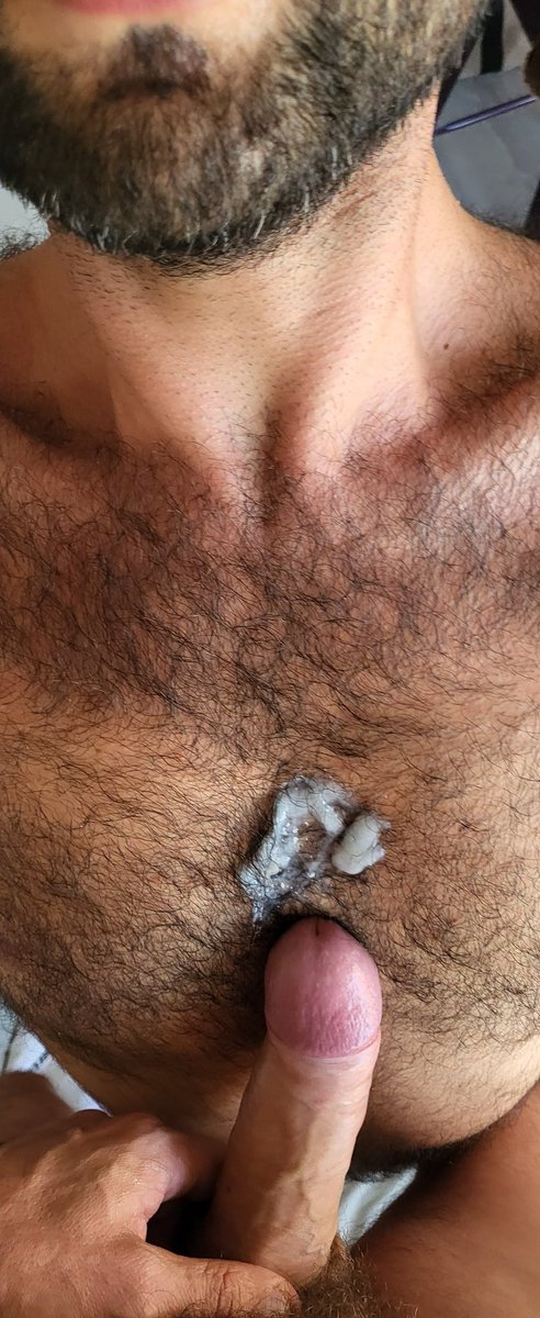 Petit arrêt après le travail chez <a href="/LoucaX2/">Louca X</a> 
#hairy #coquin