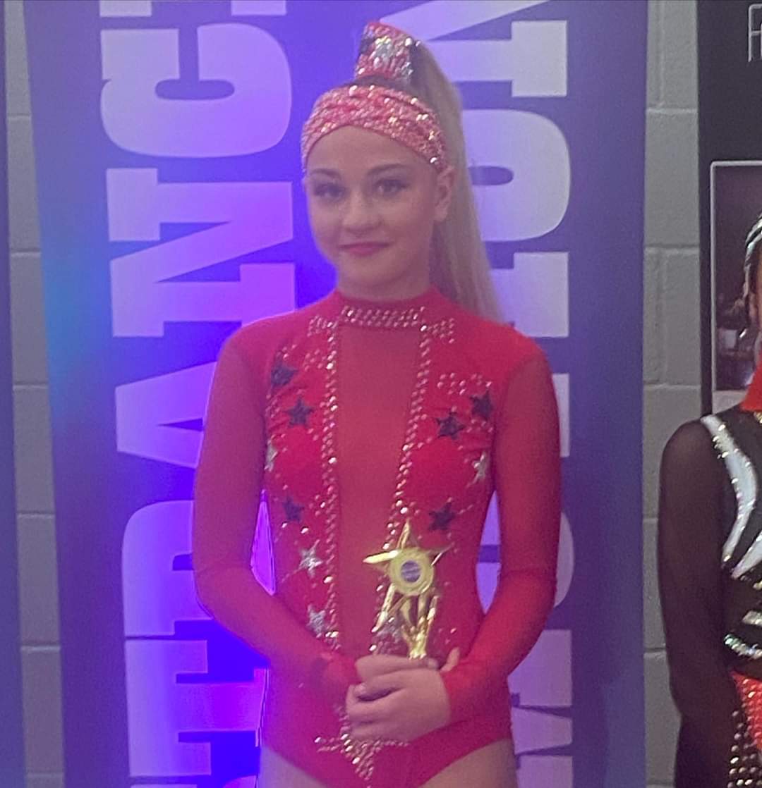 onejustdance's tweet image. my gang