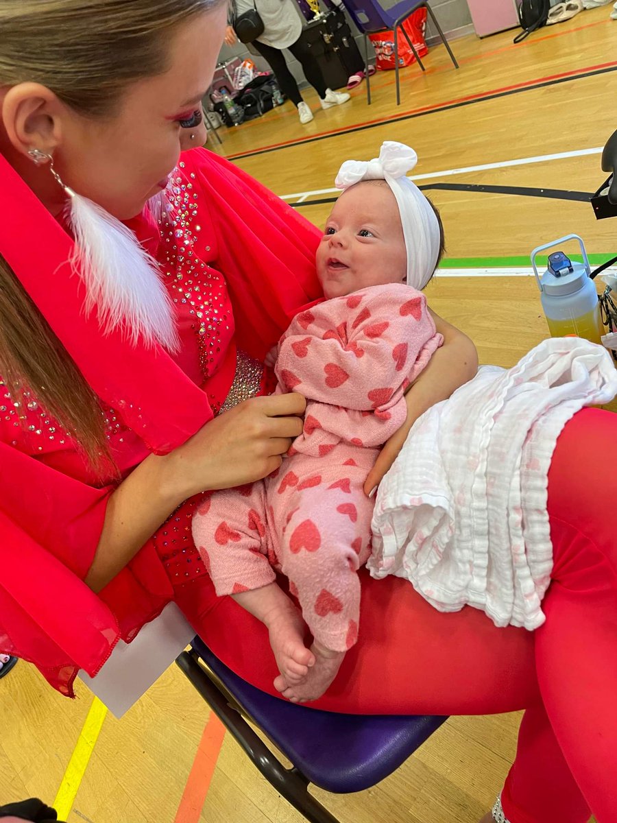 onejustdance's tweet image. my gang