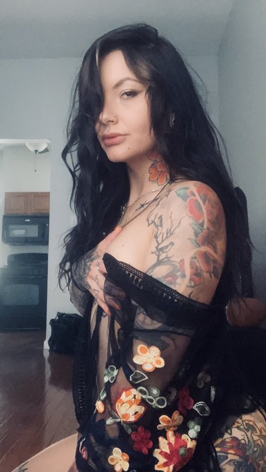 Scheduling posts to upload on my site all week, along with a sale 🦋 I&rsquo;m not currently selling videos