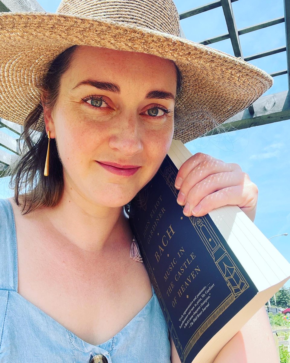 LizzyHoytMusic's tweet photo. Great first week with @BrottMusicFesti Rehearsals, coaching, ice cream, going for runs, and even some time to read in the community garden on campus! #mezzo #cenerentola #Cinderella #allthehighnotes https://t.co/wi6XFjaUdC