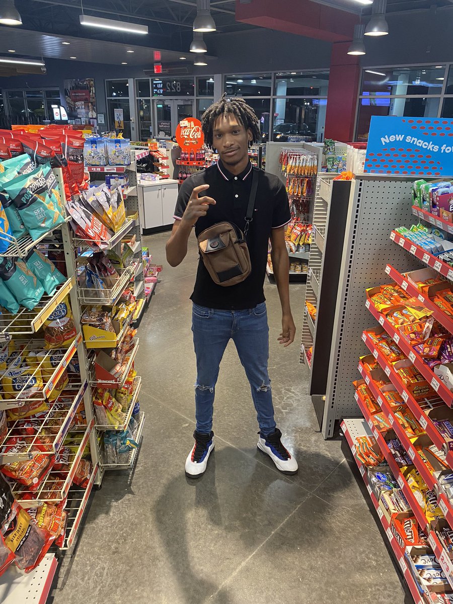 Selling ⛽️nicks out 🚦🏪store I do it 😎 ⚠️
#Shareit