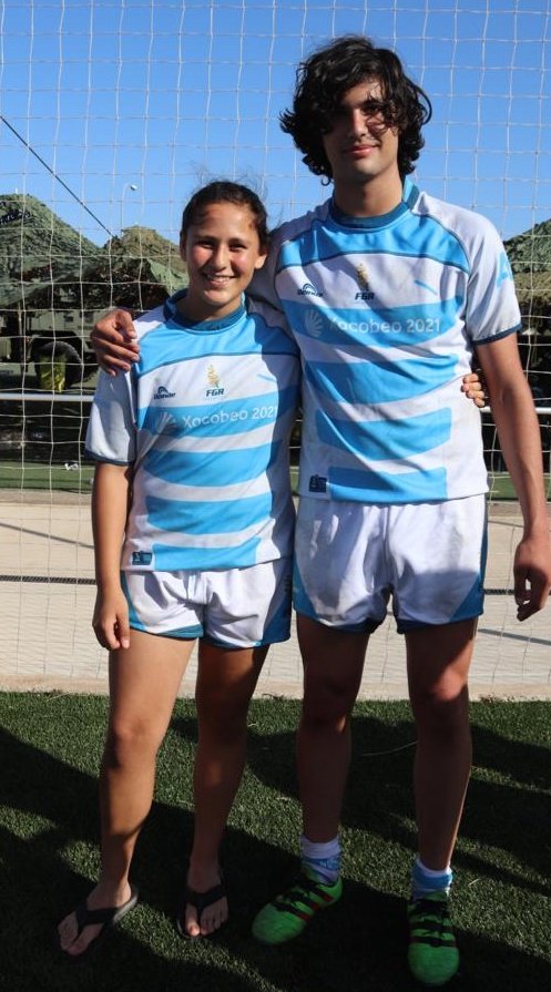 CRAT1976's tweet photo. 👌 Parabens Gonzalo e Alicia pola gran experiencia neste #CESA7s coa @RugbyGalicia  #M18 👏👏🏉🏉

#FamiliaCRAT https://t.co/KU0yD46yFQ