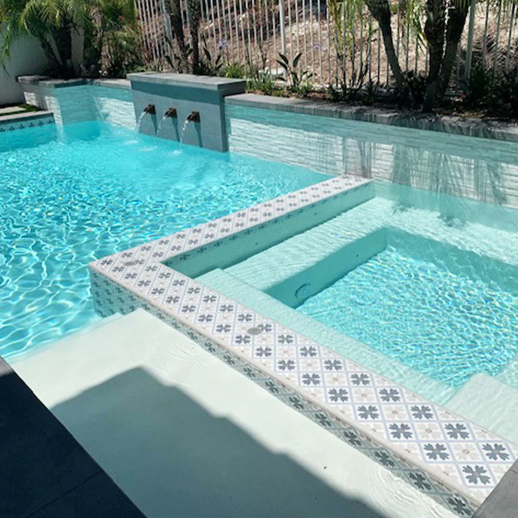 It's time for another #WaterlineWednesday! 🤩 And oo-la-la this Martia 6" x 6" Tile is absolutely gorgeous on this waterline! 😍 It features a lovely pattern that is perfect for making a sophisticated statement, while remaining traditional!

Shop now!
bit.ly/3hc1Vzl