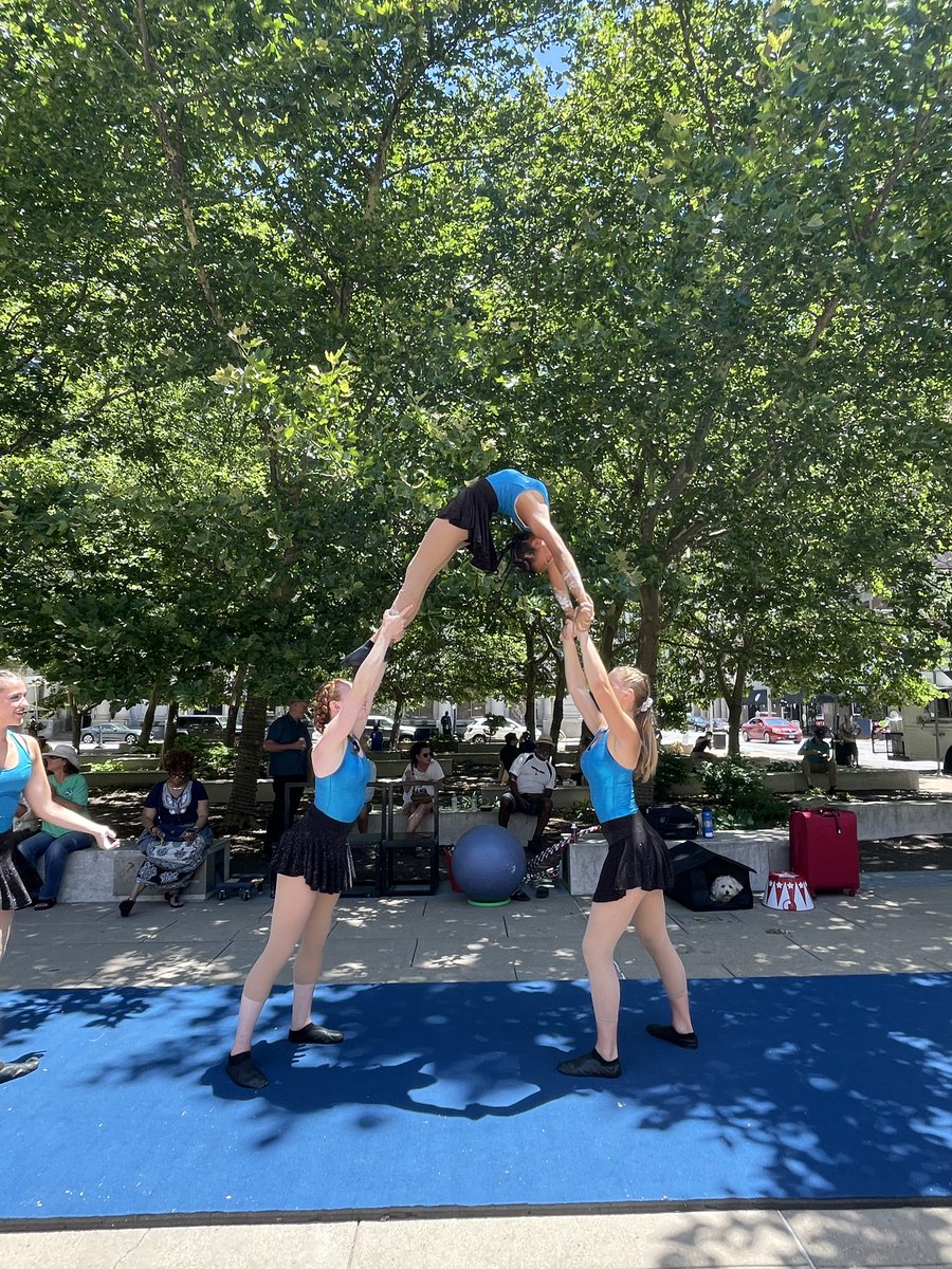 circusharmony's tweet photo. @downtownstlouis’ #LunchtimeLive with @CircusHarmony’s Boss Ladies thanks to @RACStLouis and @STLCityGov’s #DEPSI (Downtown Engagement and Public Safety Initiative) https://t.co/lBbDPVfF6T