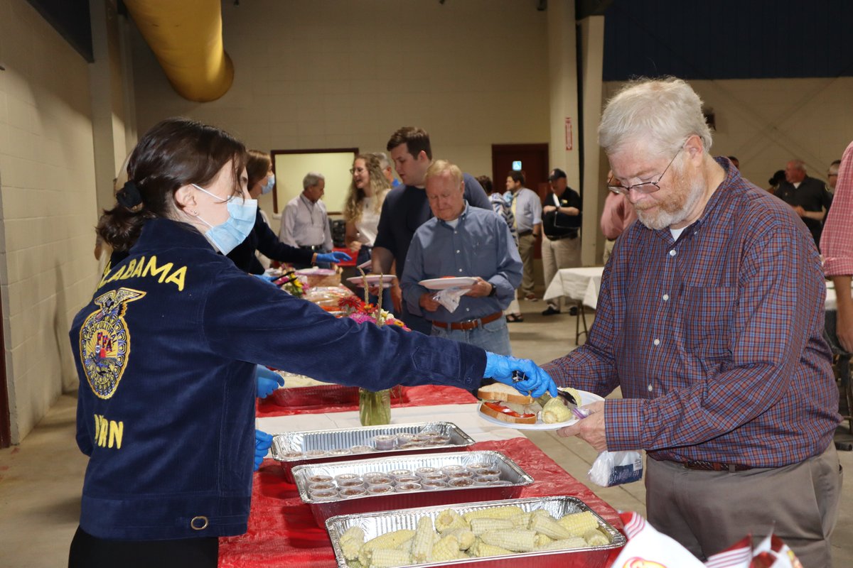 AlaAgriculture's tweet photo. Commissioner Rick Pate hosted the 19th Annual Tomato Sandwich Lunch at the Ed Teague Arena in Montgomery. Over 400 guests enjoyed a delicious tomato sandwich, fresh corn and more. After lunch, they were able to purchase local products at the Sweet Grown Alabama Farmers Market. https://t.co/k3vLkZ8QBy