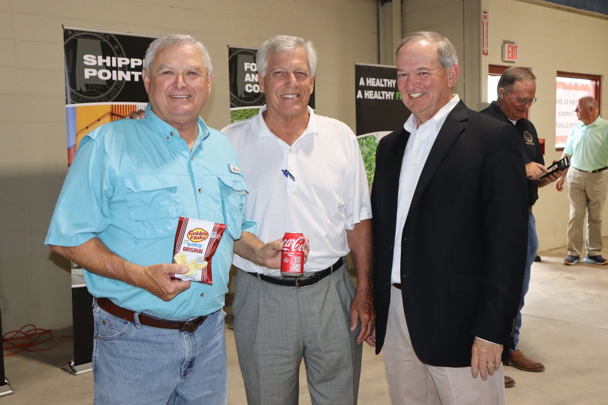 AlaAgriculture's tweet photo. Commissioner Rick Pate hosted the 19th Annual Tomato Sandwich Lunch at the Ed Teague Arena in Montgomery. Over 400 guests enjoyed a delicious tomato sandwich, fresh corn and more. After lunch, they were able to purchase local products at the Sweet Grown Alabama Farmers Market. https://t.co/k3vLkZ8QBy