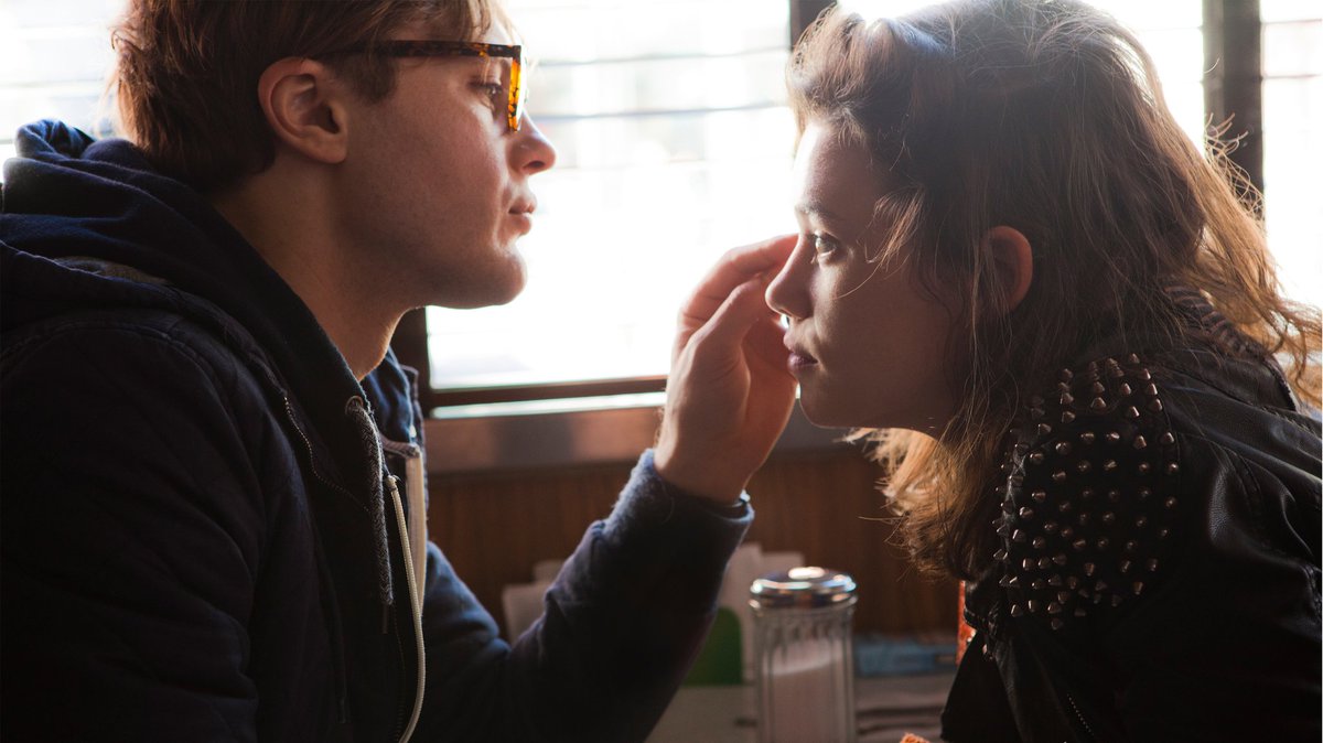 levmauc's tweet photo. ¿Alguna vez has sentido que alguien te ha llenado y al irse has sentido el dolor del espacio vacío?

I Origins, 2014 (Dir. Mike Cahill) https://t.co/qdxaIIvnZa