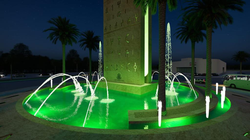 هو من أعلى مجسمات الميادين ارتفاعًا في المملكة ويتكون من رصيف من الحجر الطبيعي وبحيرة تحتوي على نافورة مضيئة متعددة الفوهات ويتوسط الميدان مجسم بأحرف المسند الأحسائي بعدد ستة عشر طابقًا وبارتفاع ثمانية وثلاثين مترًا يكسوه ألواح الحجر الطبيعي الضخمة المنقوشة بأحرف المسند المضيئة