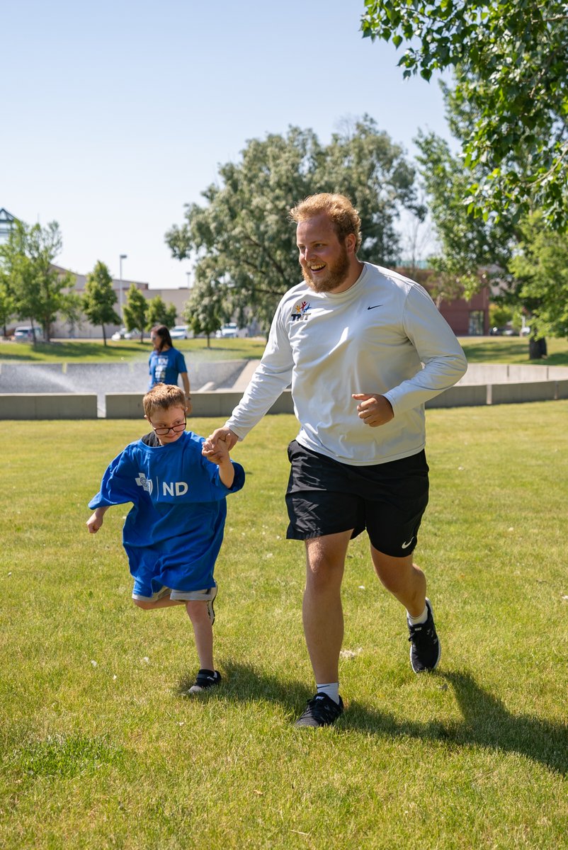 TNTKidsFitness's tweet photo. Our No Bummer Summer kids had a great start to the week on Monday with @BCBSND! They worked with their awesome Wellness team and volunteers who set up fun obstacle courses and games for everyone to enjoy. Both kids and adults had a blast! 

#FMLovesTNT #BreakTheBarriersTNTPartner https://t.co/W8JXG7lSUI
