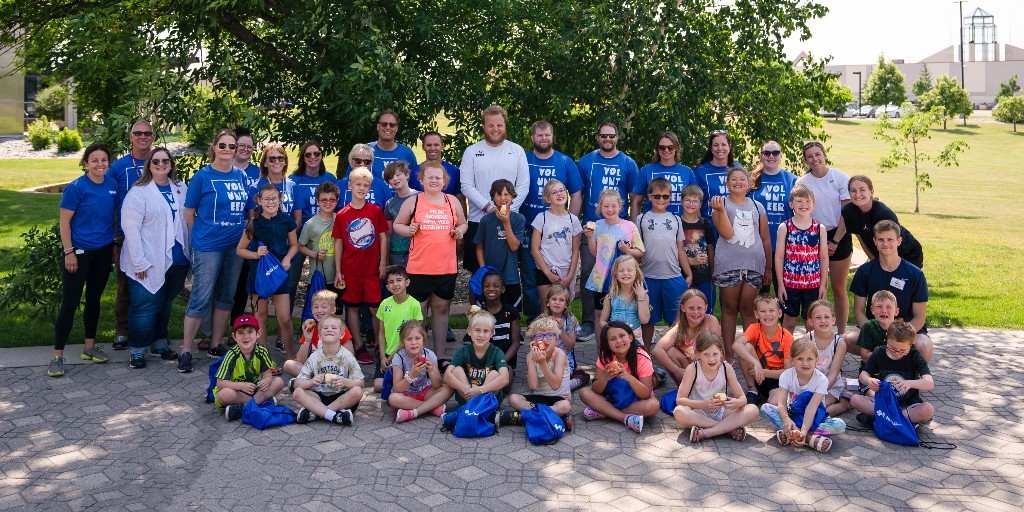TNTKidsFitness's tweet photo. Our No Bummer Summer kids had a great start to the week on Monday with @BCBSND! They worked with their awesome Wellness team and volunteers who set up fun obstacle courses and games for everyone to enjoy. Both kids and adults had a blast! 

#FMLovesTNT #BreakTheBarriersTNTPartner https://t.co/W8JXG7lSUI