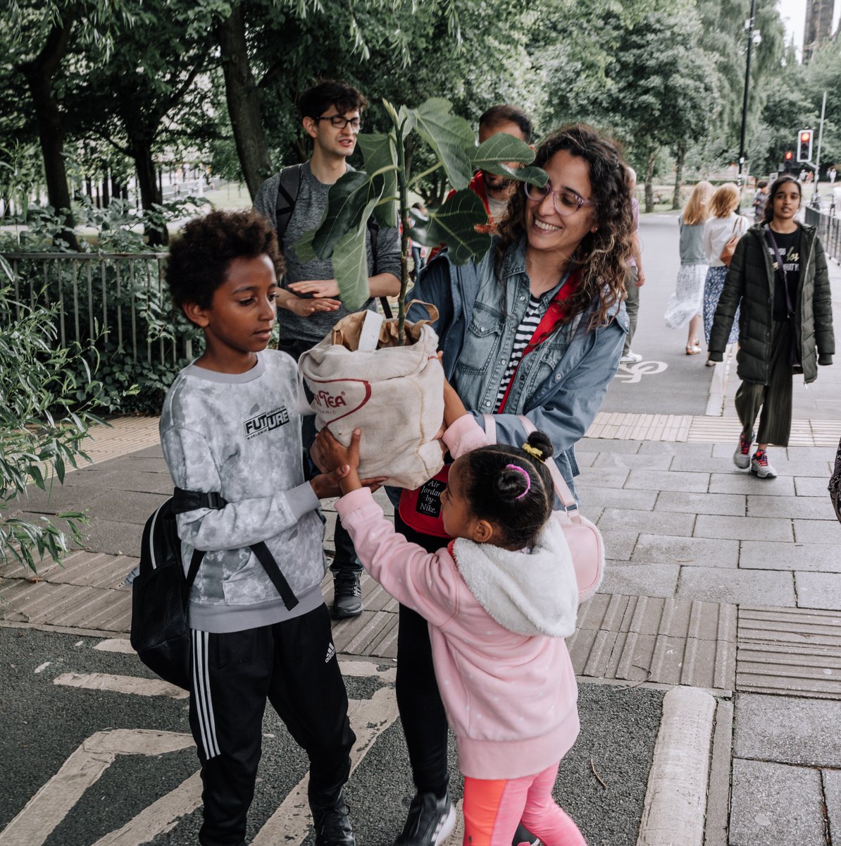hennaasikainen's tweet image. 'They Who plant a Tree, Plant Hope'
  
1/3  Our second @RefugeeWeek tree planting took place at  Jesmond Community Orchard on Sunday.
We walked and carried our beautiful fig tree accross the city from @NEST_NUSU base at the University to the Orchard.