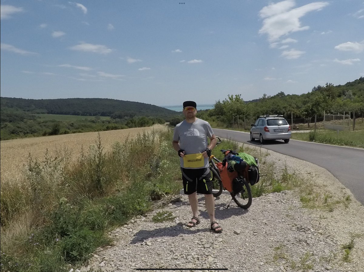 FreightlinerPL's tweet photo. #NajsilniejsiTuByli - Tomasz, #Maszynista-#Ustawiacz-#Rewident: #Bikepacking solo z #Częstochowa przez #Jura Krakowsko -Częstochowska 📸, #Żywiec, #Szczyrk, #Wisła, #Zilina, #Trnava, #Bratysława, #Balaton 📸, #Budapeszt 📸. W 15 dni przejechał 1️⃣2️⃣1️⃣0️⃣ km!
#Najsilniejsi 💪 #rower https://t.co/asnJmom9yk