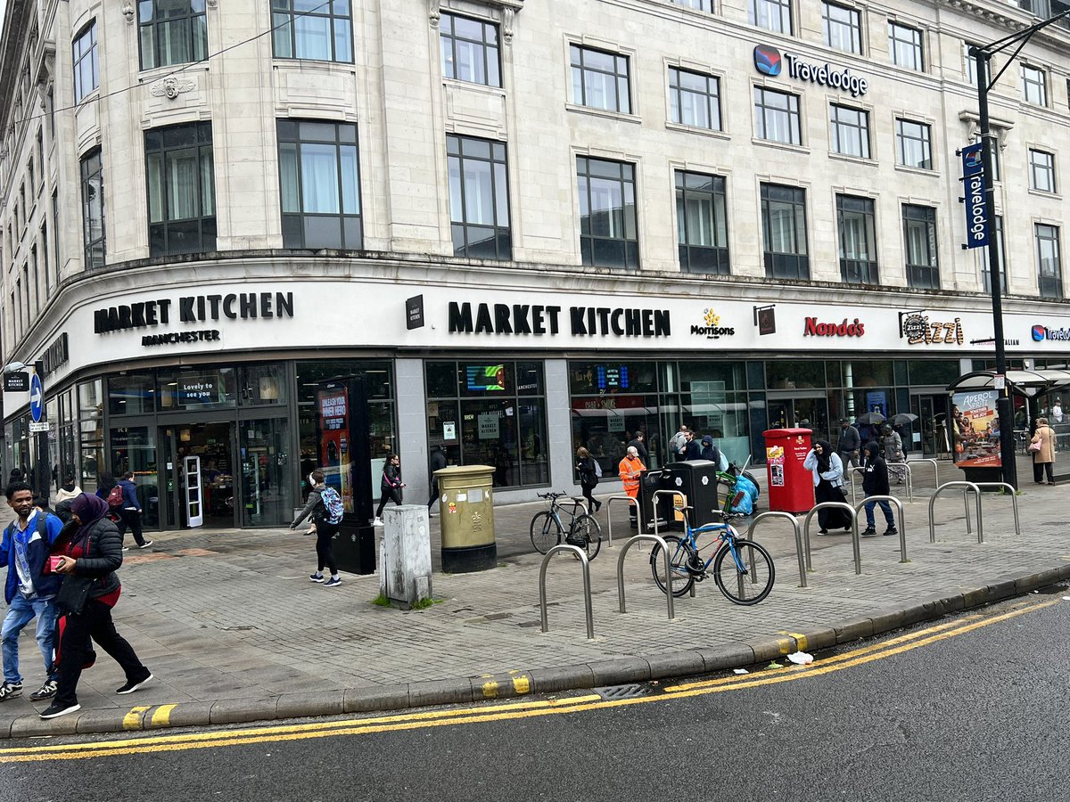 scott_annan's tweet photo. #RetailLeaders #IROF  🙏🙏 @MitalMorar @Morrisons #MarketKitchen #Manchester for 👍 👌 visits yesterday.  BIC #retailfoodservice &amp; more ⭐️⭐️⭐️⭐️⭐️ learning 😃
@gavin_ffi @Dan_Munford @RetailInsightio @Ubamarket @GohilParin @markbrilltomra @DeliceRetail https://t.co/SOijhu10NP
