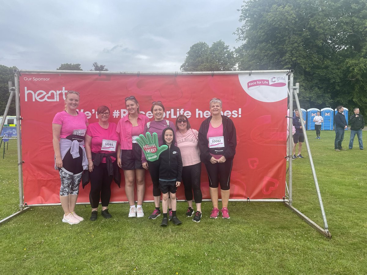 SarahFinlay1x's tweet photo. Race for Life complete 💕 https://t.co/sSQHKxzECn