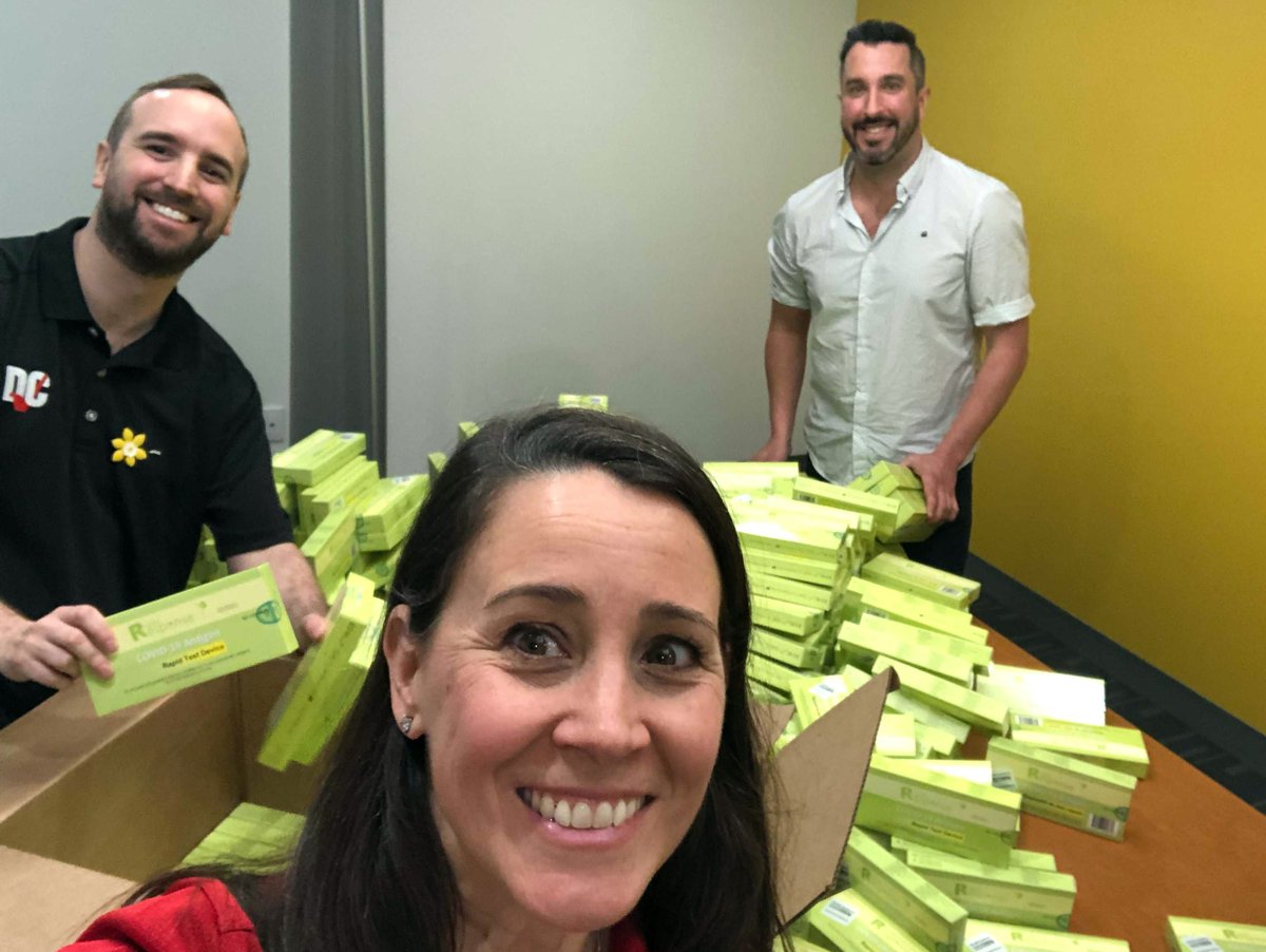 COVIDdetectDC's tweet photo. We are thrilled to announce the donation of 5,600 COVID-19 rapid antigen tests to the Canadian Cancer Society!👏

We’re excited to distribute these tests to cancer programs across Canada &amp; support the wonderful programs they will go to!💛

Read more: https://t.co/eidt4nAhj1 https://t.co/8A8xBpSPZl