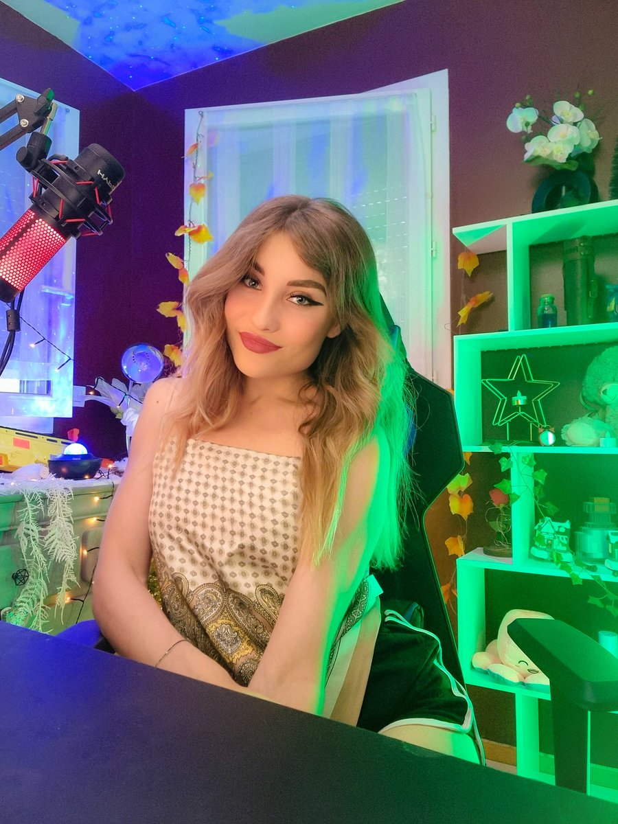 Mlle_Biscotte's tweet photo. Yoo ! Ça part en stream dès maintenant ! 
https://t.co/KAkDpGjL9I https://t.co/Cw2rFAe1Pf